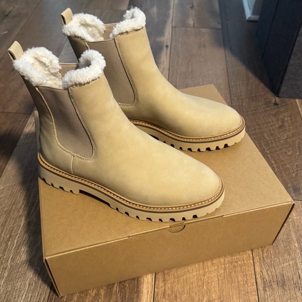 Sherpa-Lined Chelsea Boots - Natural (Size 8) from J. Crew NWT